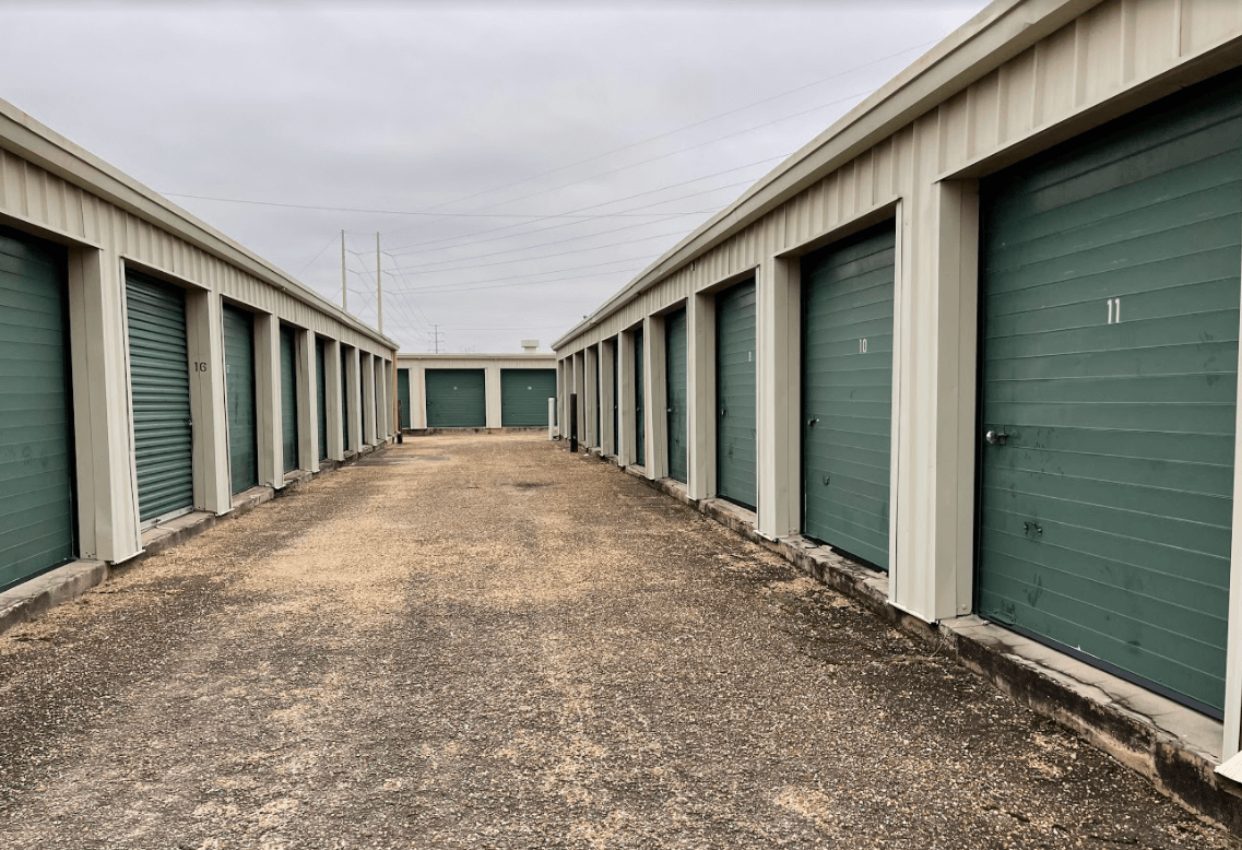 Drive-up storage units in Mobile, AL
